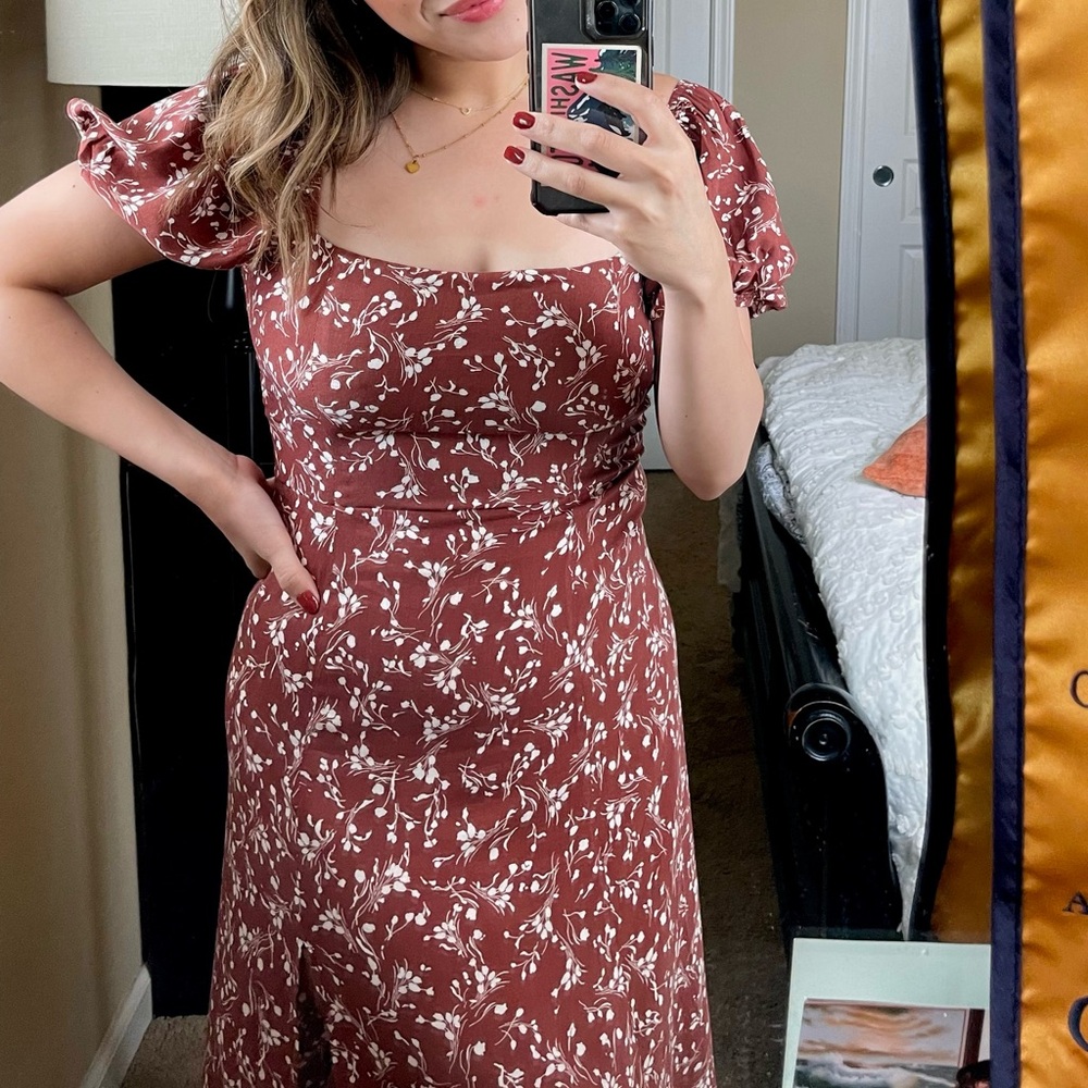 Francesca’s Floral Puff Sleeve Midi Dress